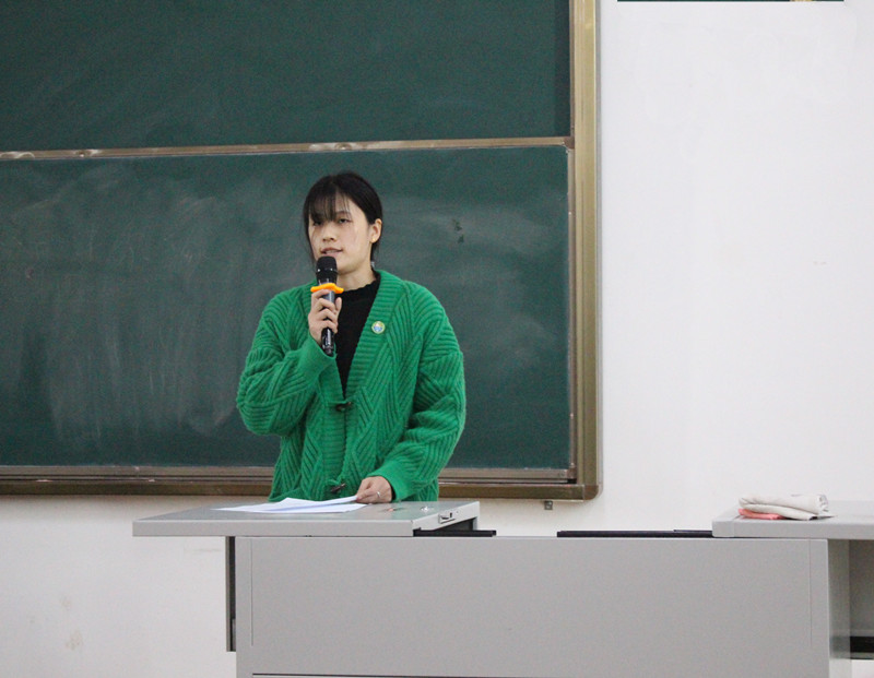 学生代表.jpg