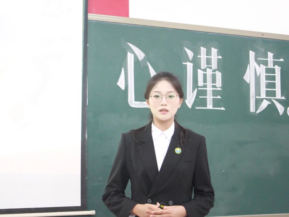 4a5031f0249b86715838639c33e970a7.jpg 4a5031f0249b86715838639c33e970a7.jpg